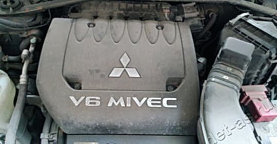 Мойка двигателя Mitsubishi Outlander паром с консервацией