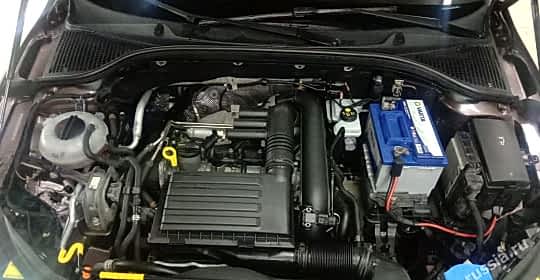 Мойка двигателя Skoda Octavia паром c MOTORPLASTна Алексеевской 
